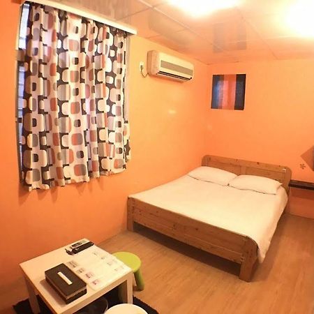 Love Hostel Тайнань Экстерьер фото