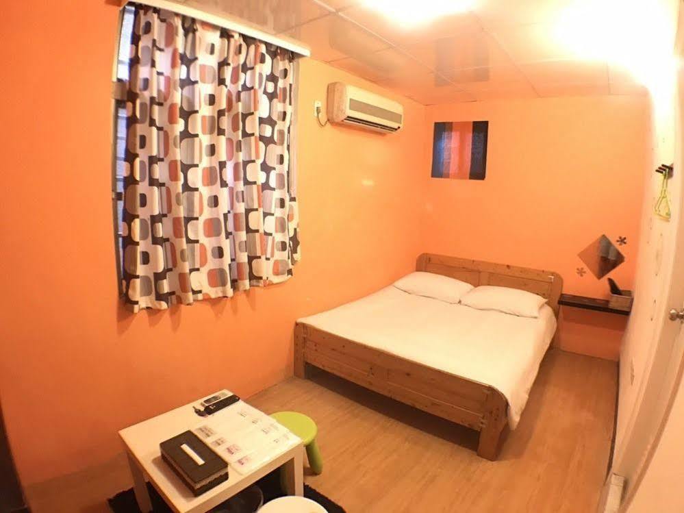 Love Hostel Тайнань Экстерьер фото